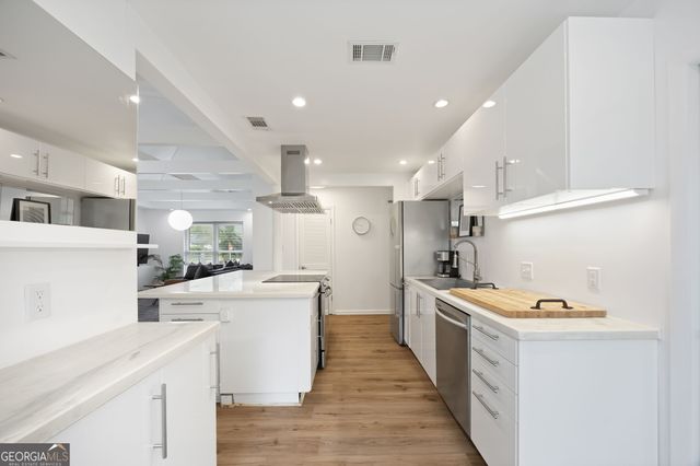 1520 E 49th Street, Savannah, GA 31404