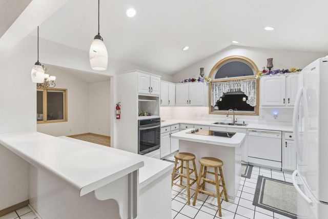 268 Wilshire Drive, Hollister, MO 65672