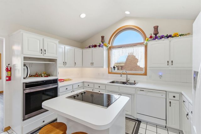 268 Wilshire Drive, Hollister, MO 65672