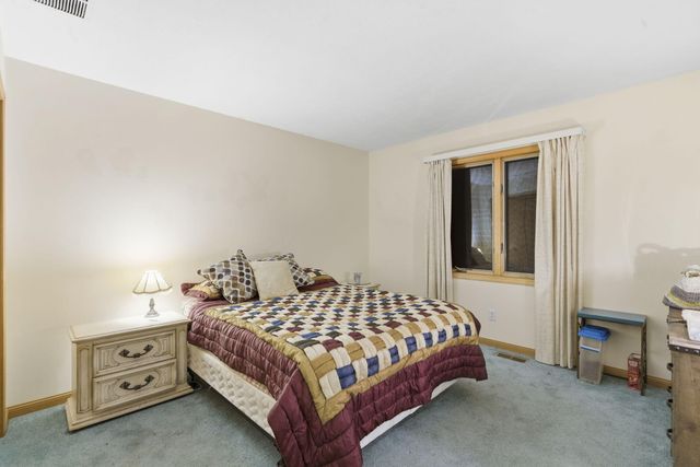 268 Wilshire Drive, Hollister, MO 65672