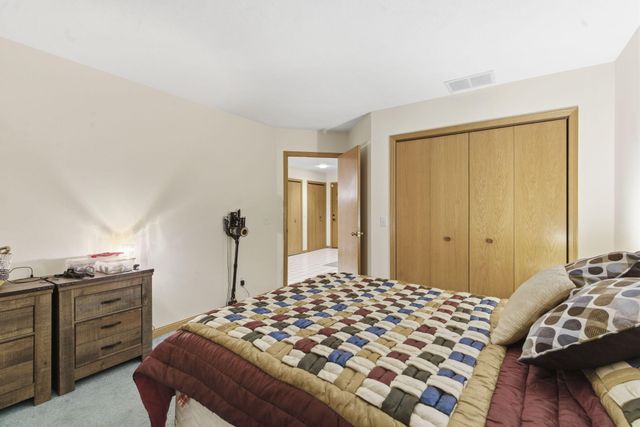 268 Wilshire Drive, Hollister, MO 65672