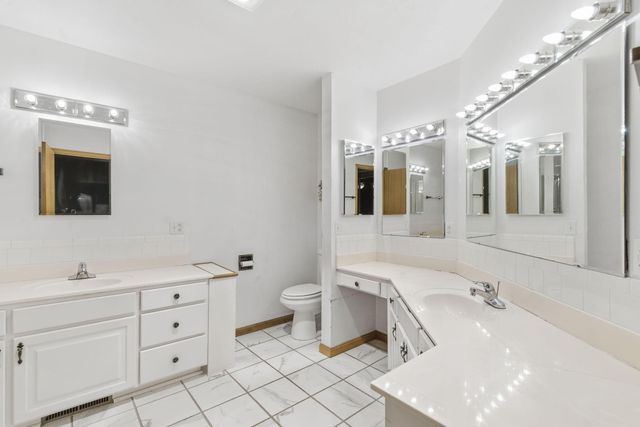 268 Wilshire Drive, Hollister, MO 65672