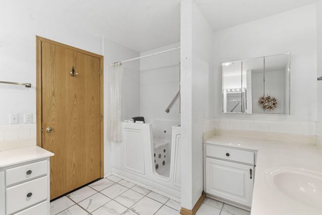 268 Wilshire Drive, Hollister, MO 65672