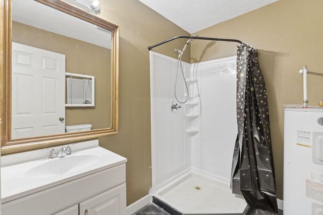 268 Wilshire Drive, Hollister, MO 65672