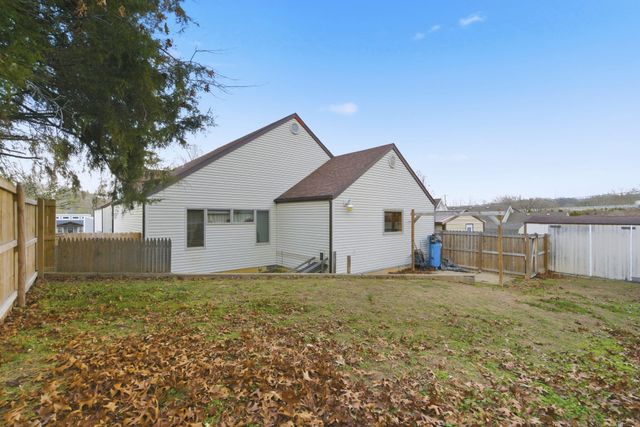 268 Wilshire Drive, Hollister, MO 65672