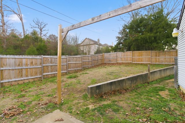 268 Wilshire Drive, Hollister, MO 65672