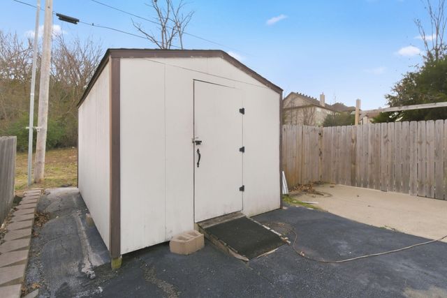 268 Wilshire Drive, Hollister, MO 65672