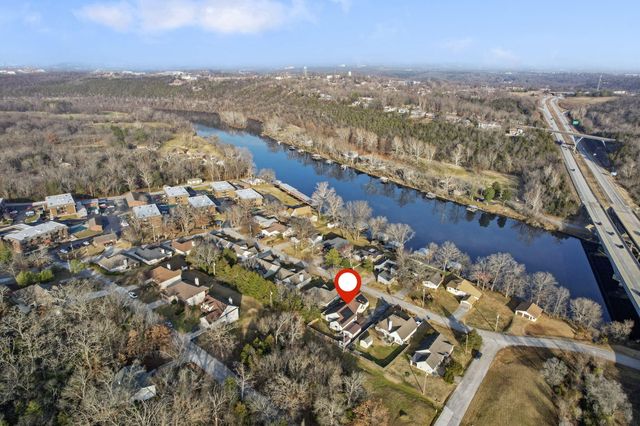 268 Wilshire Drive, Hollister, MO 65672