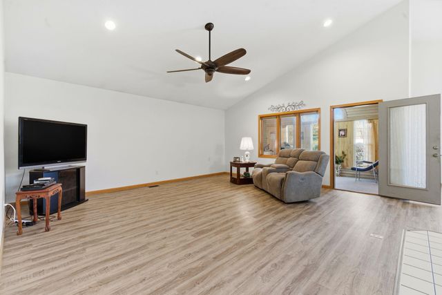 268 Wilshire Drive, Hollister, MO 65672