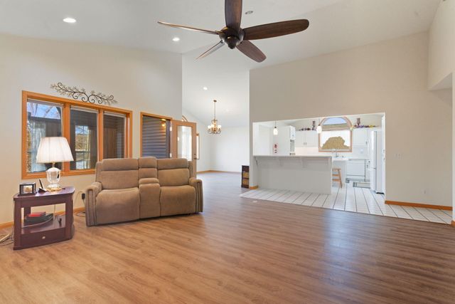 268 Wilshire Drive, Hollister, MO 65672