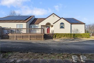 268 Wilshire Drive, Hollister, MO 65672