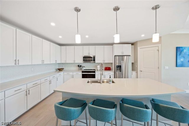 201 Indies DR E 102, Naples, FL 34114