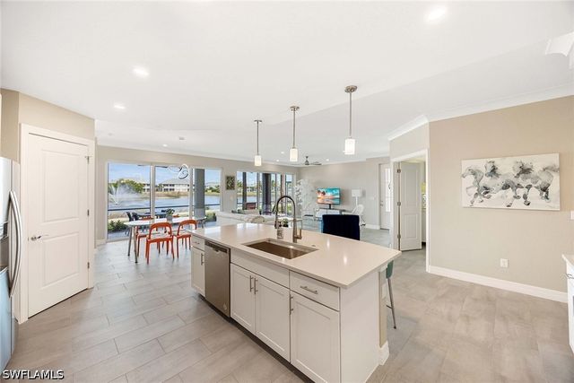 201 Indies DR E 102, Naples, FL 34114