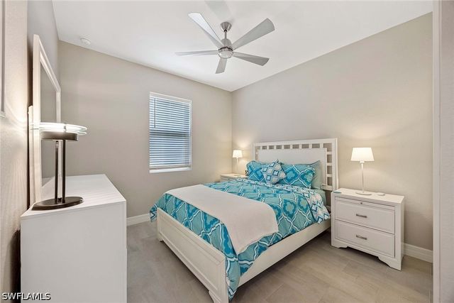 201 Indies DR E 102, Naples, FL 34114