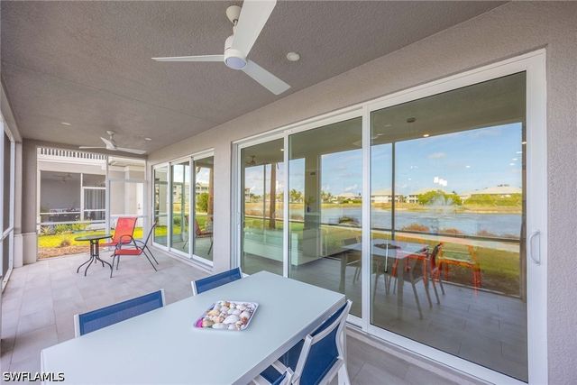 201 Indies DR E 102, Naples, FL 34114