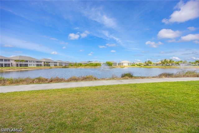 201 Indies DR E 102, Naples, FL 34114
