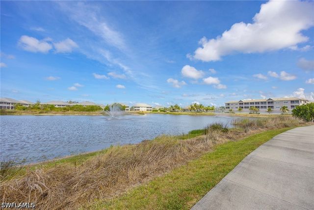 201 Indies DR E 102, Naples, FL 34114