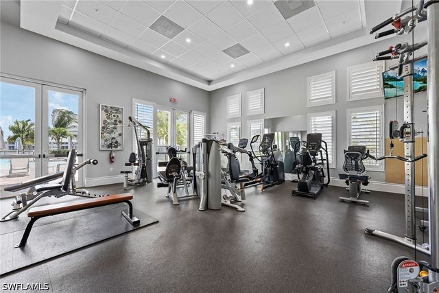 201 Indies DR E 102, Naples, FL 34114
