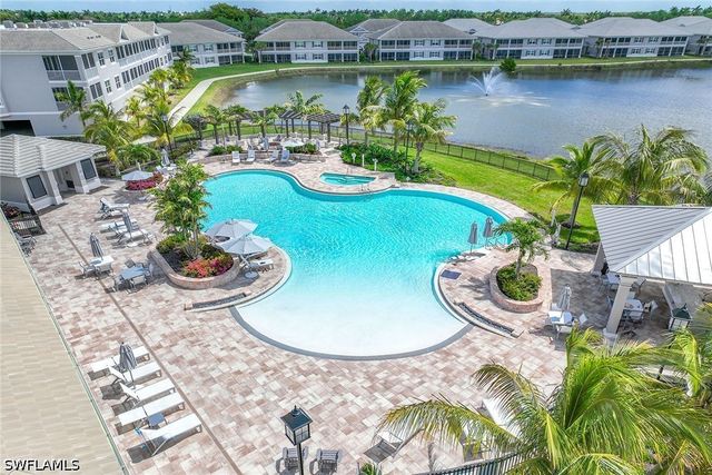 201 Indies DR E 102, Naples, FL 34114