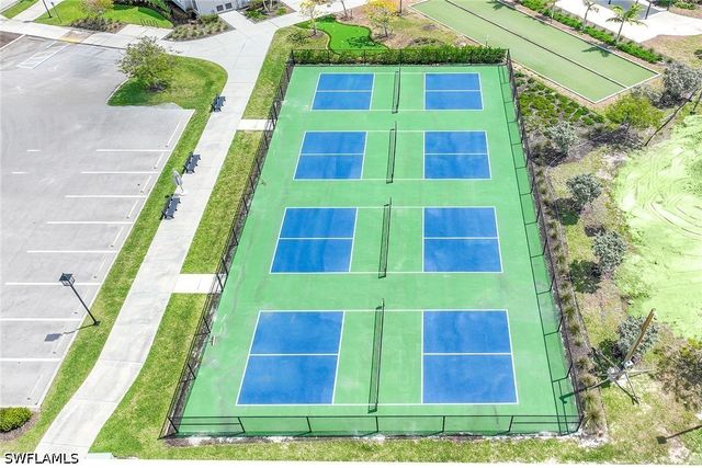 201 Indies DR E 102, Naples, FL 34114