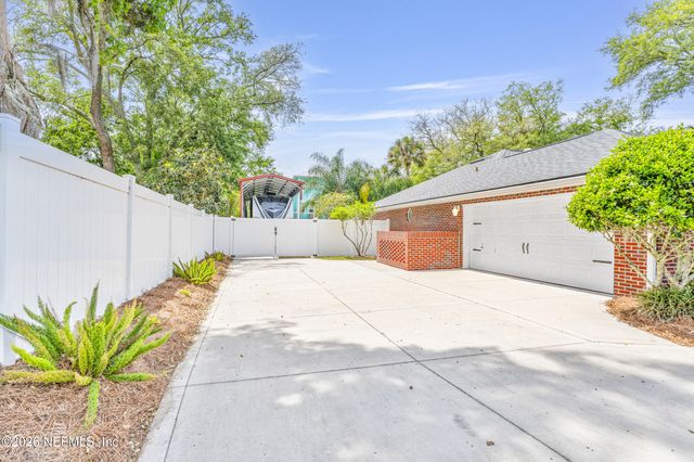 6656 RIVERCREST Drive, Jacksonville, FL 32226