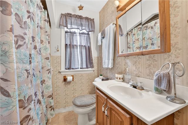 7101 Brownfield Drive, Parma, OH 44129