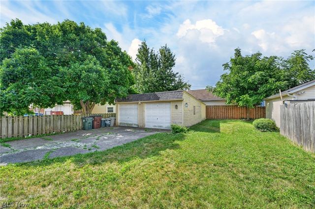 7101 Brownfield Drive, Parma, OH 44129