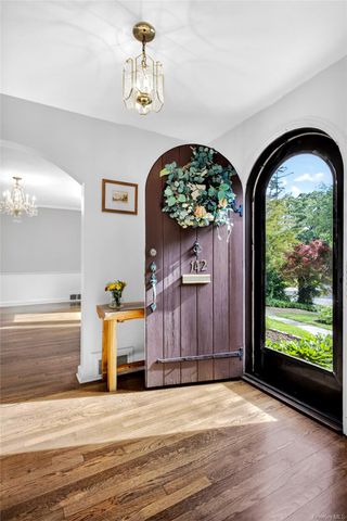 142 Mill Spring Road, Manhasset, NY 11030