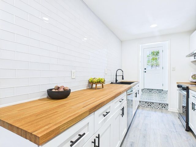 6108 Shadow Valley DR B, Austin, TX 78731