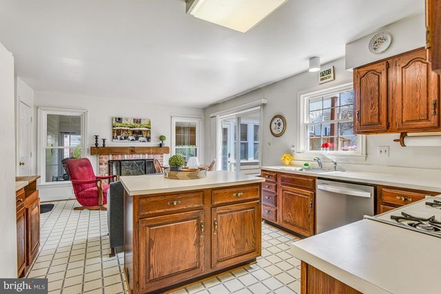 5004 PRINCE CASPIAN LN, Burke, VA 22015