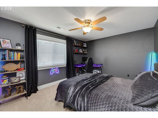 18850 TANOAK Way, Oregon City, OR 97045