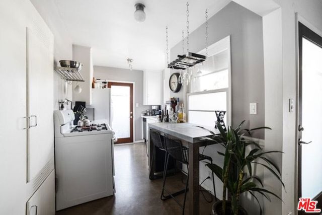 218 Venice Way, Venice, CA 90291