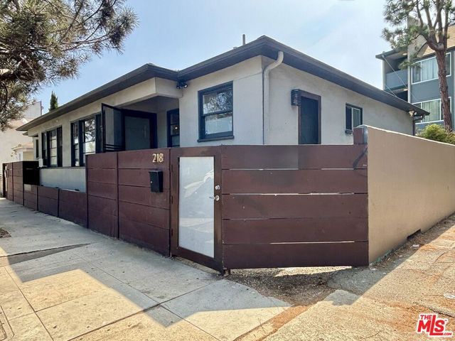 218 Venice Way, Venice, CA 90291