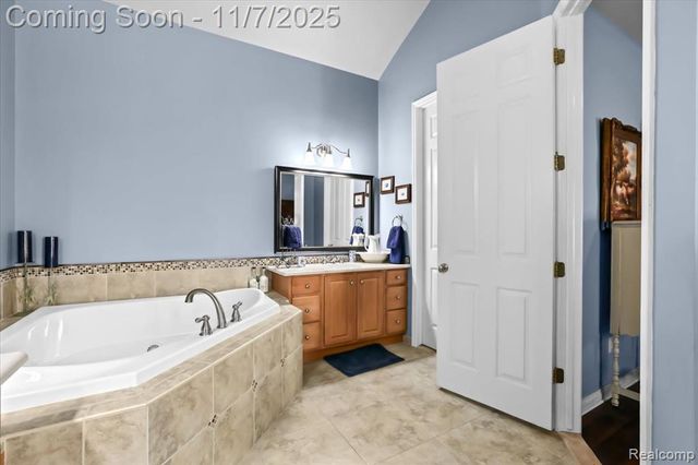 798 Taylor Lane, Canton, MI 48188