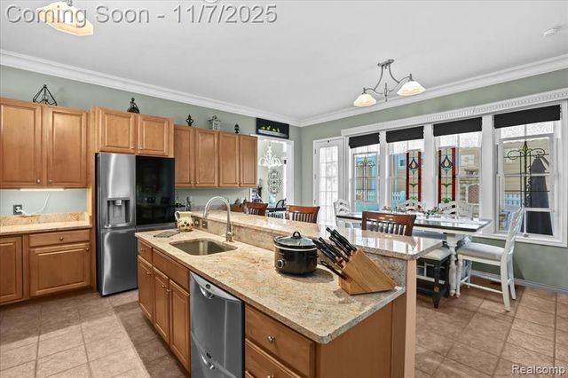 798 Taylor Lane, Canton, MI 48188