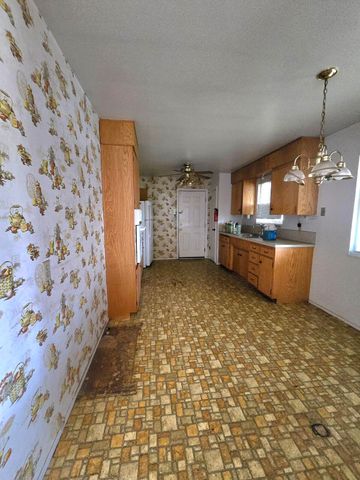 4229 Fort Peck Street, Shasta Lake, CA 96019