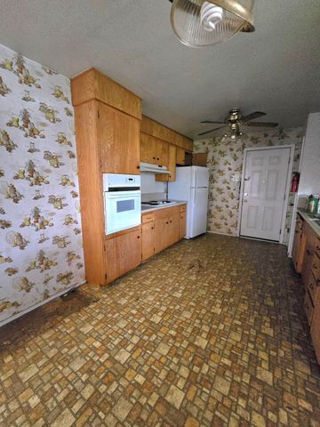 4229 Fort Peck Street, Shasta Lake, CA 96019