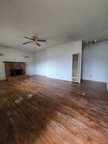 4229 Fort Peck Street, Shasta Lake, CA 96019