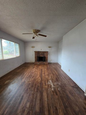 4229 Fort Peck Street, Shasta Lake, CA 96019