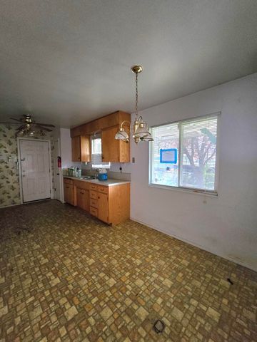 4229 Fort Peck Street, Shasta Lake, CA 96019