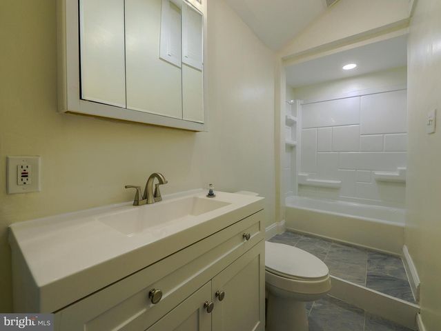4828 GREENWOOD ST, Brookhaven, PA 19015