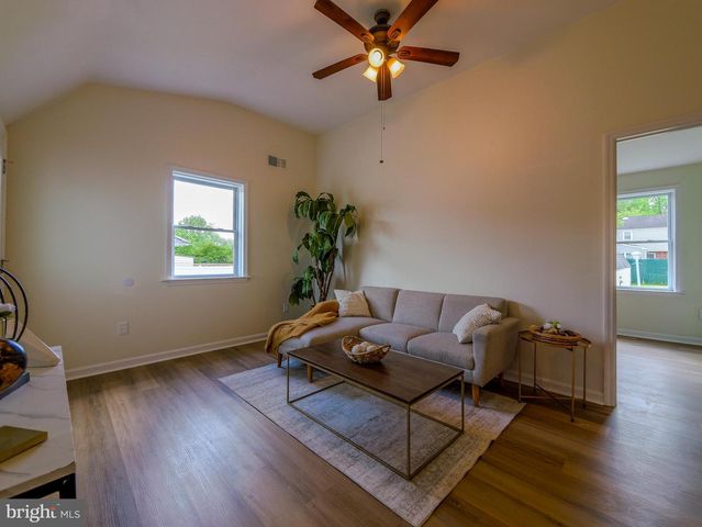 4828 GREENWOOD ST, Brookhaven, PA 19015