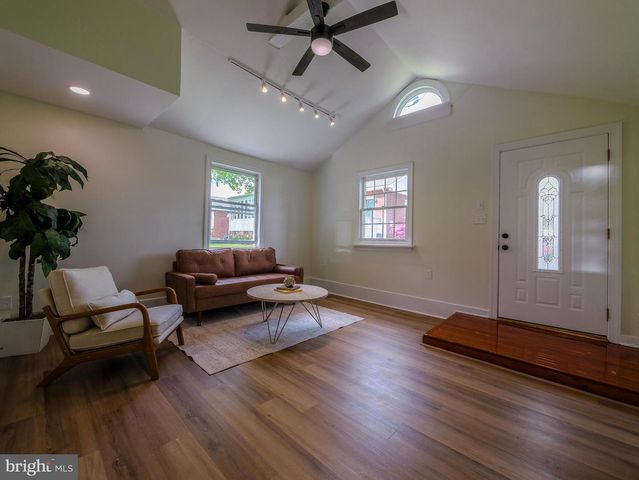 4828 GREENWOOD ST, Brookhaven, PA 19015