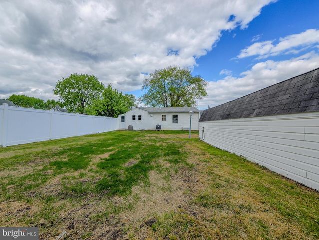4828 GREENWOOD ST, Brookhaven, PA 19015