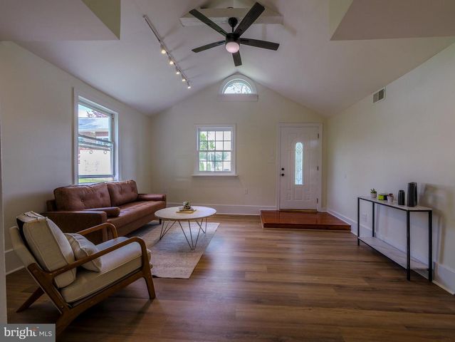 4828 GREENWOOD ST, Brookhaven, PA 19015