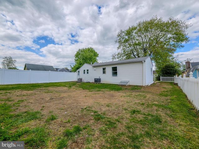 4828 GREENWOOD ST, Brookhaven, PA 19015