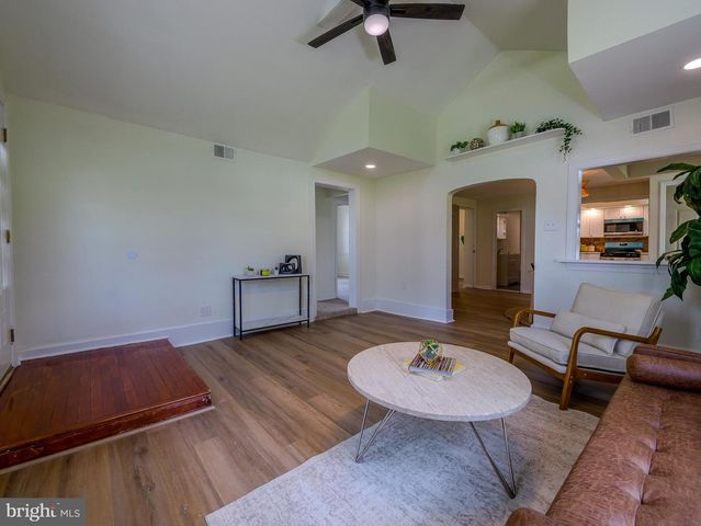 4828 GREENWOOD ST, Brookhaven, PA 19015