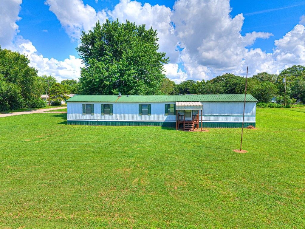 206 E Frisco Street, Davenport, OK 74026