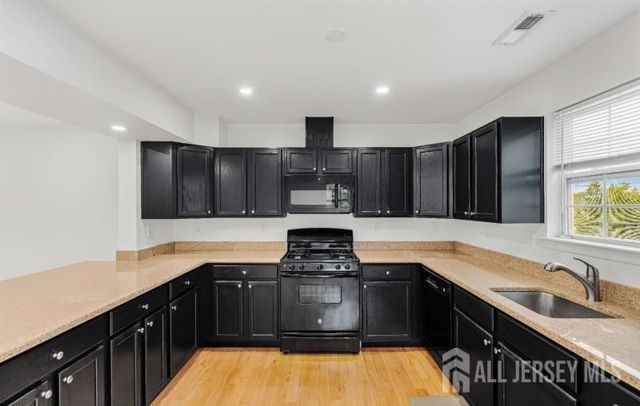 8 Alfred Avenue, Franklin Twsp, NJ 08873