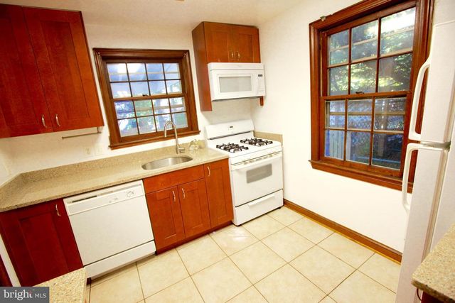 2805 CAMERON RD, Falls Church, VA 22042